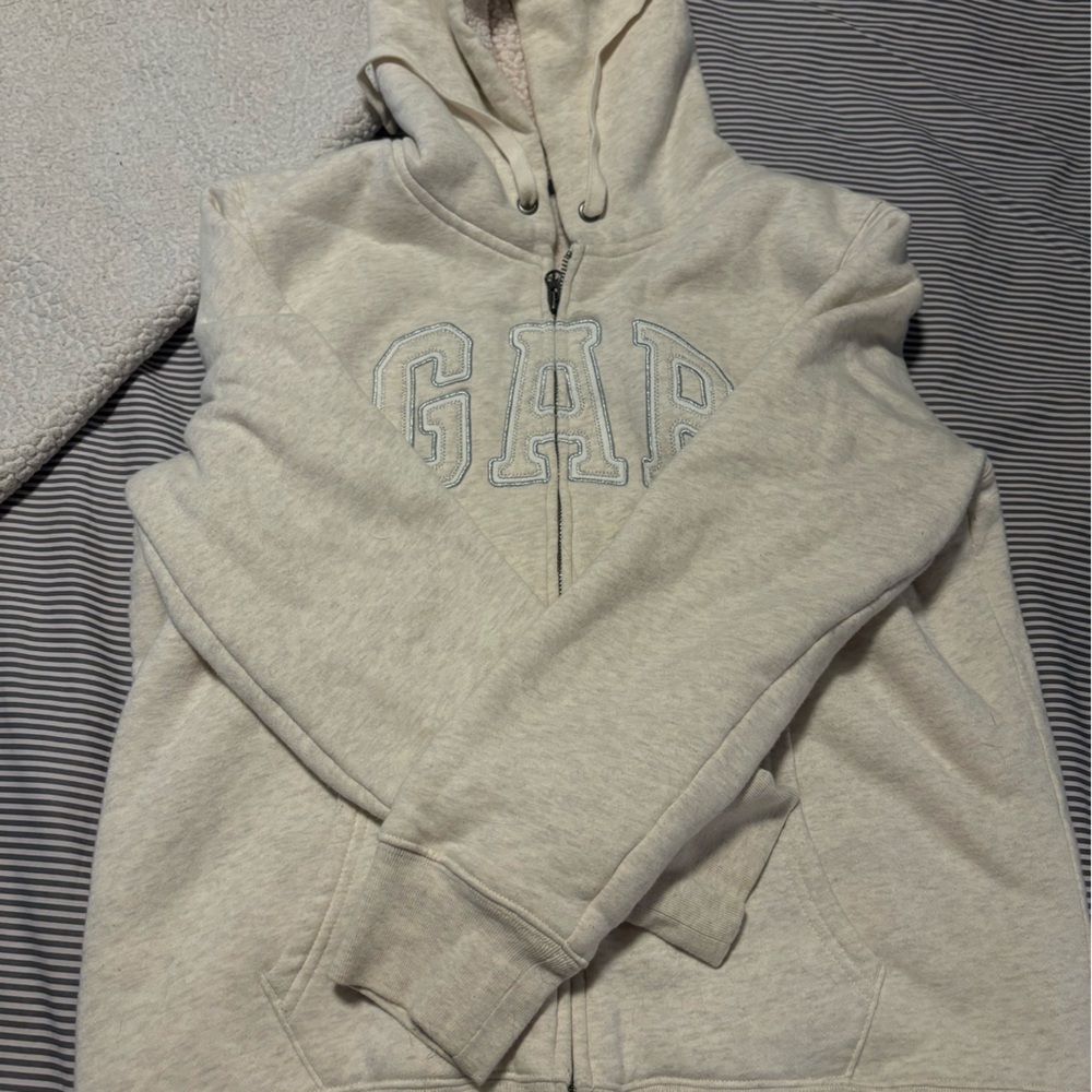 GAP zip up hoodie